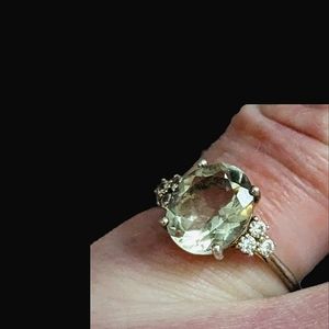 Beautiful Tanzanite and Sterling Silver Ring with 6 diamond accents